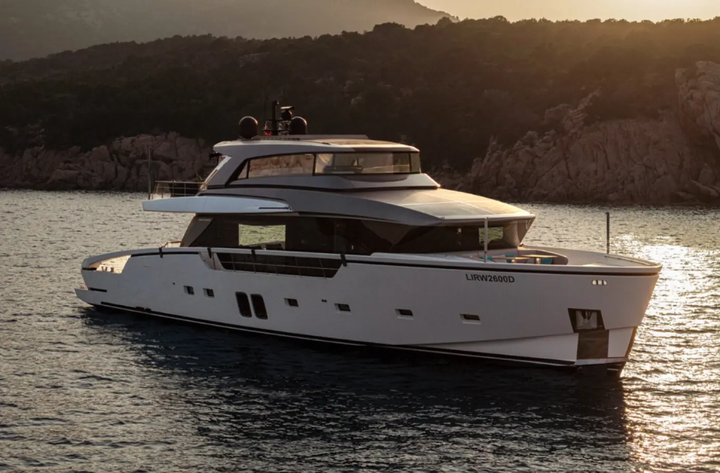 Motoryacht auf dem Wasser