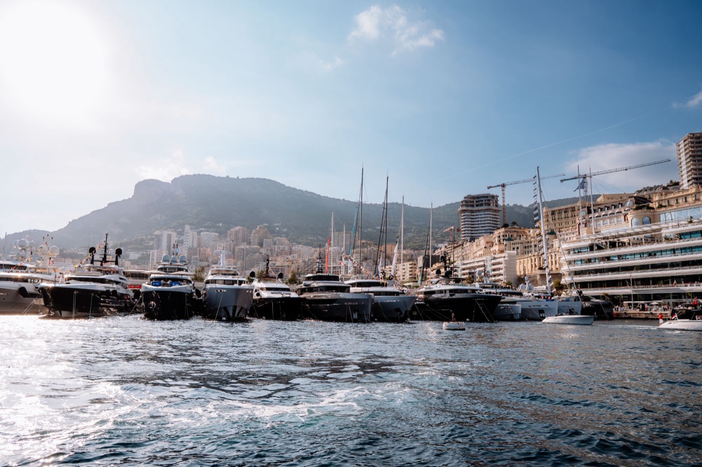 Superyachten im Port Hercule beim Monaco Yacht Show